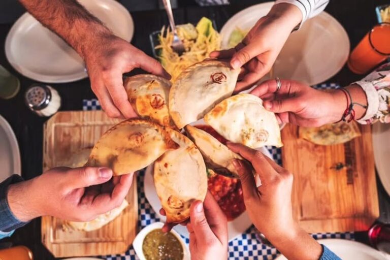 Empanadas de carne: el clásico argentino que nunca falta en una reunión