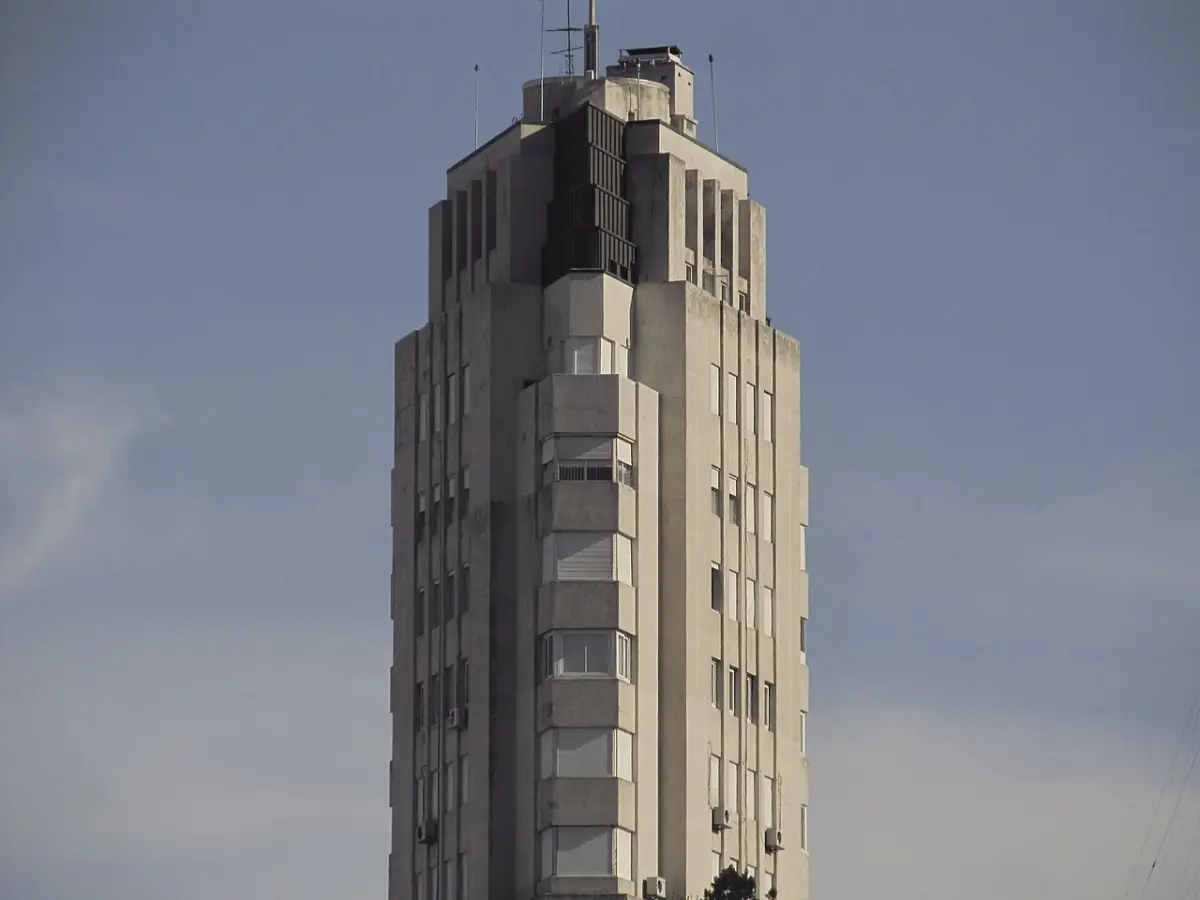 Edificio Kavanagh frente a la Plaza San Martín
