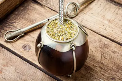Cómo tomar mate en Argentina: guía paso a paso para extranjeros