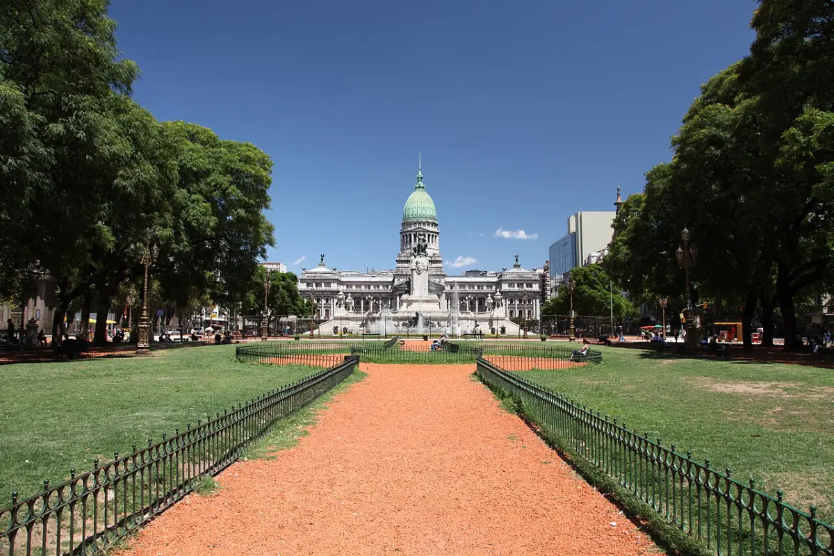Monumento de los Dos Congresos en la Plaza del Congreso