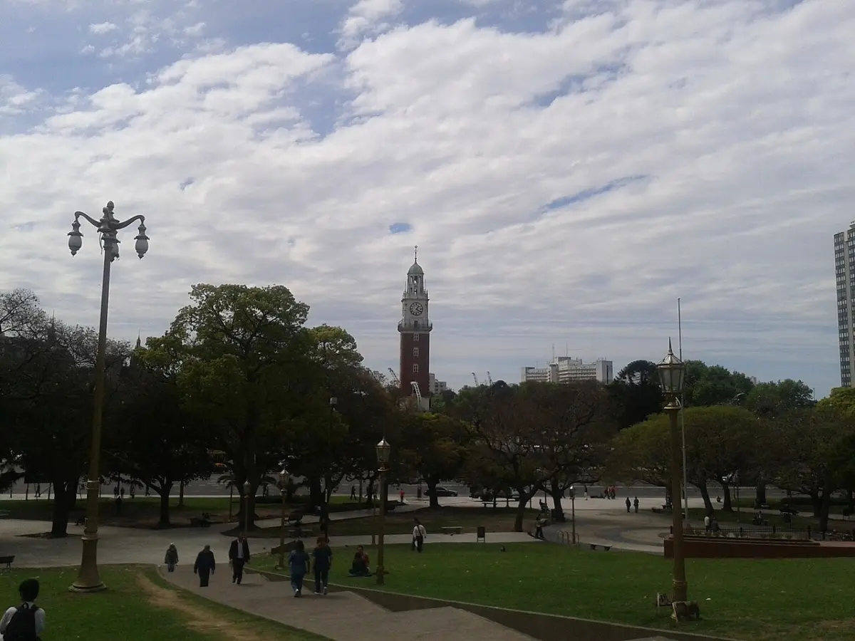 Torre Monumental vista desde la Plaza San Martín