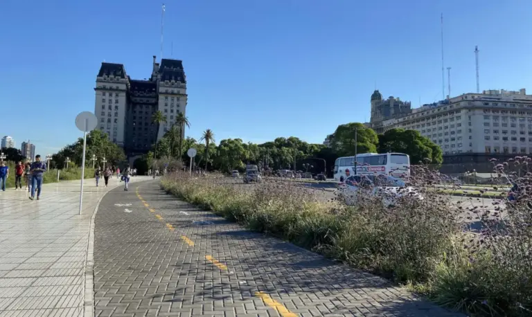 Tour en bicicleta por Buenos Aires: guía para elegir y recorrer